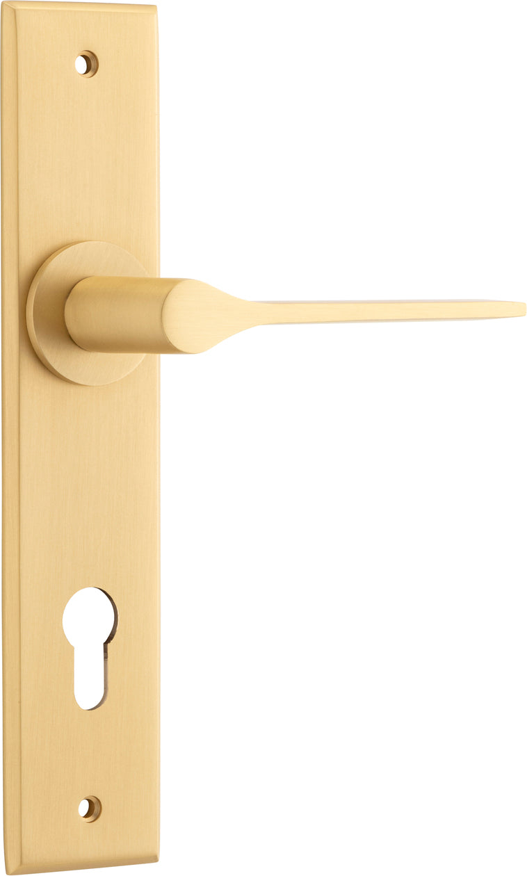 Como Lever - Chamfered Backplate - Entry Point - Iver - Brushed Brass - Door Levers