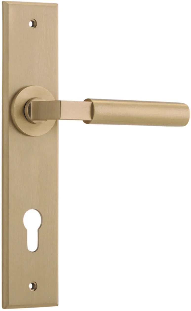 Berlin Lever - Chamfered Backplate - Entry Point - Iver - Brushed Brass - Door Levers