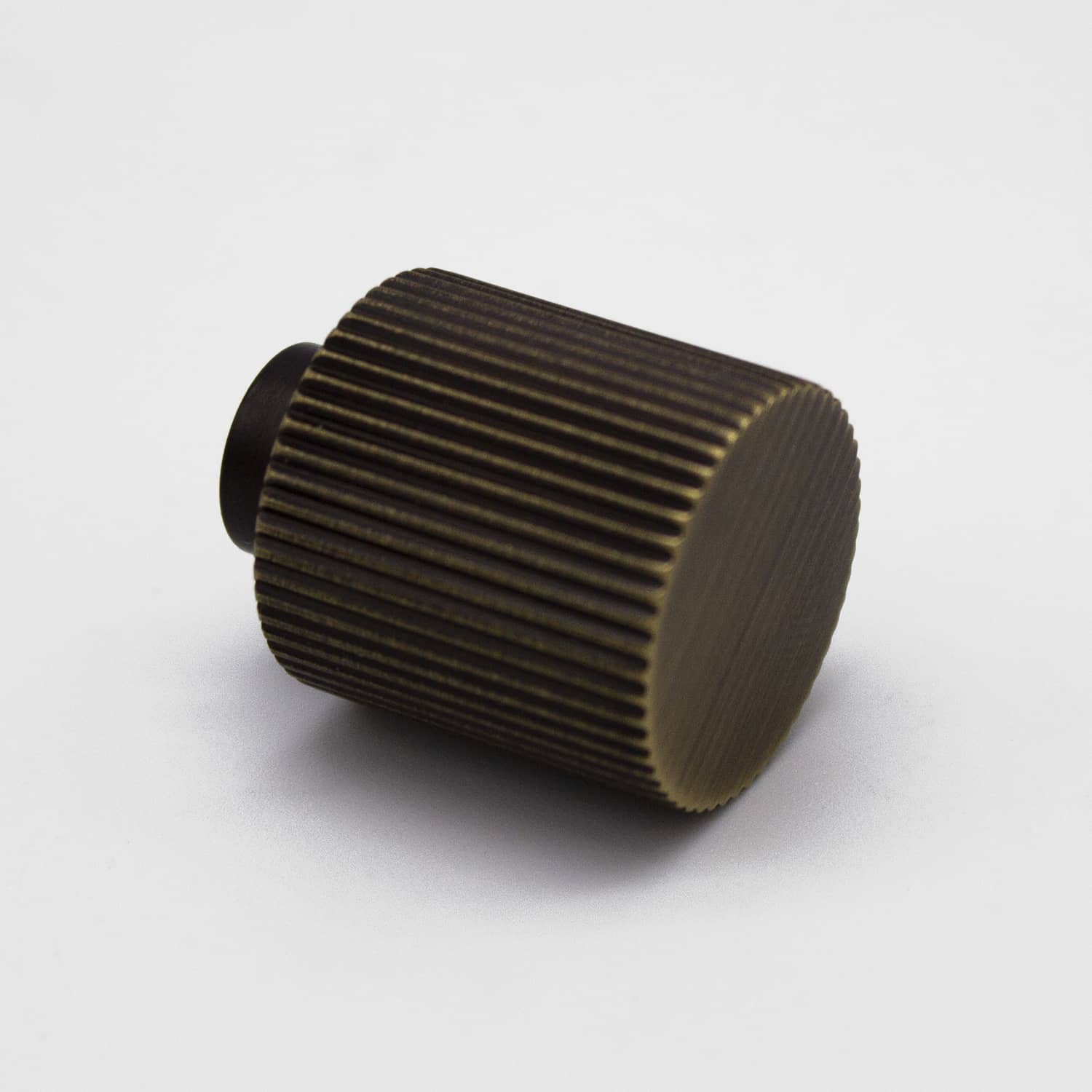 Aged Brass Fluted Knob - Rhea - Manovella