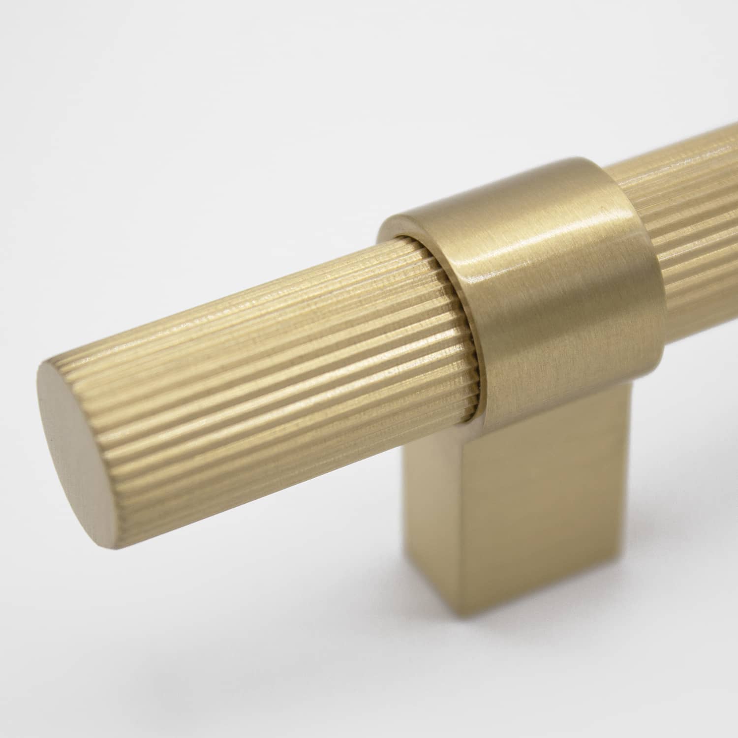 Brushed Brass Fluted Pull - Cassandra - Manovella