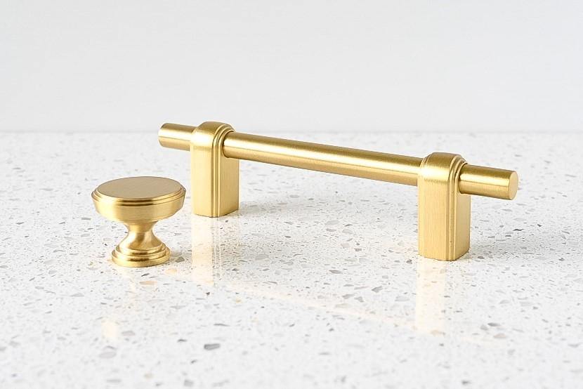 Quinn Brass Cabinetry Handle - Little Swagger