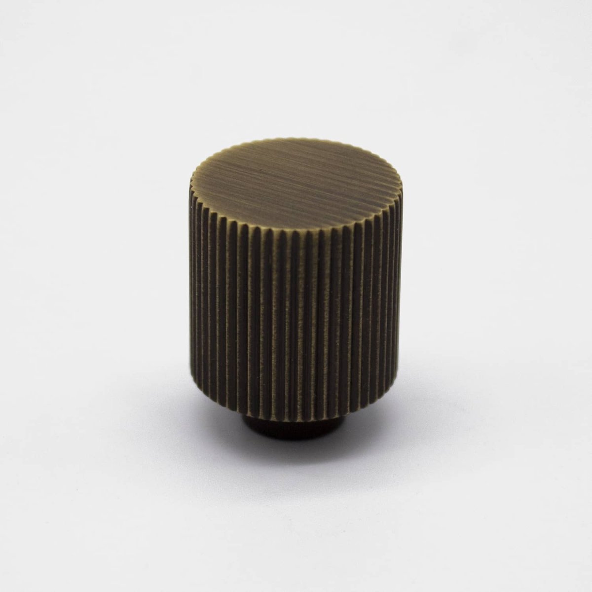 Aged Brass Fluted Knob - Rhea - Manovella - Entry - Point - CABRHE20AG - Manovella