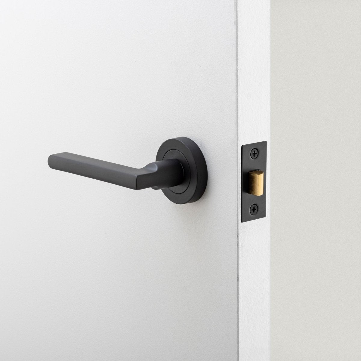 Baltimore Lever - Round Rose - Entry Point - Iver - Matt Black - Door Levers