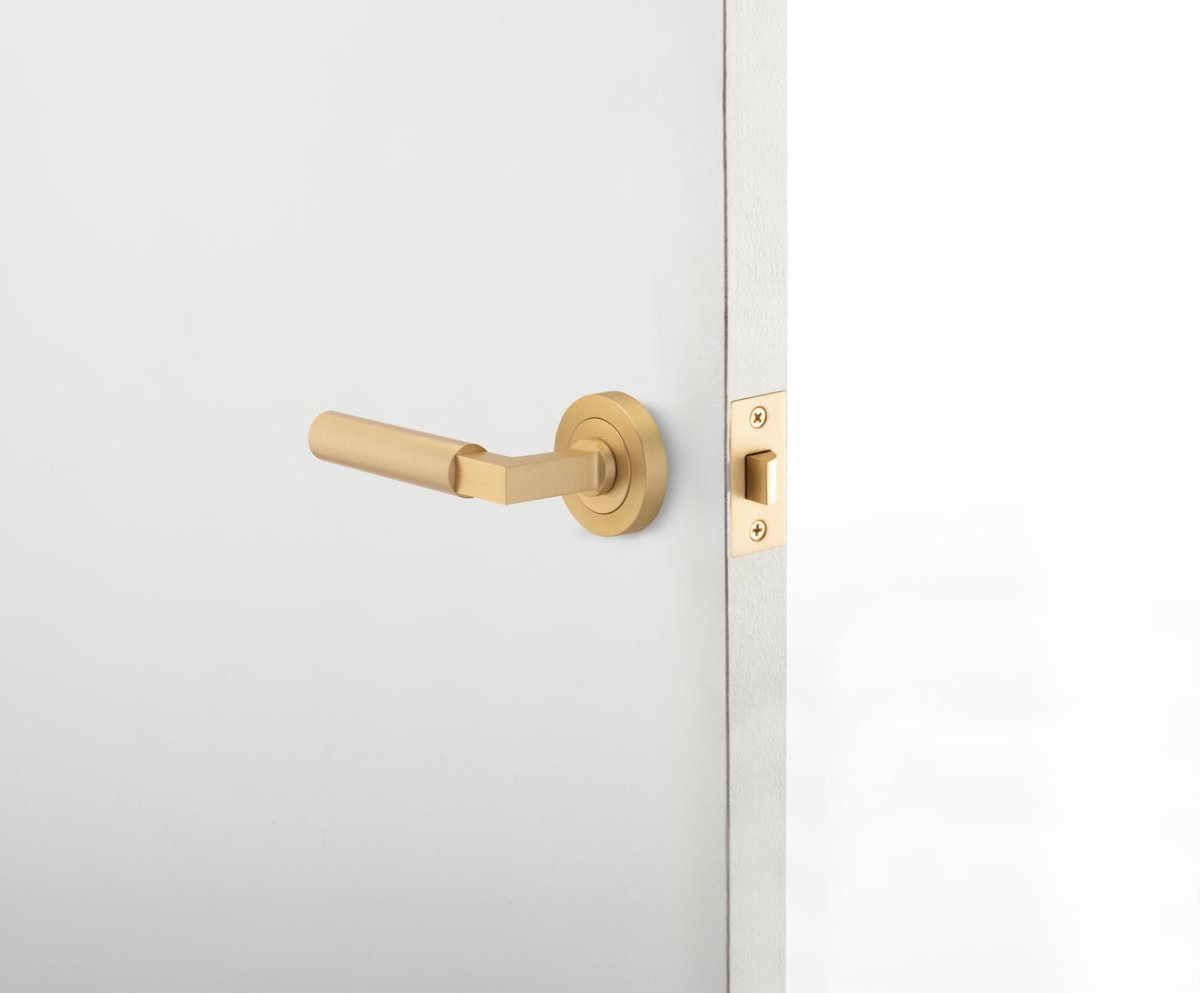 Berlin Lever - Round Rose - Entry Point - Iver - Brushed Brass - Door Levers