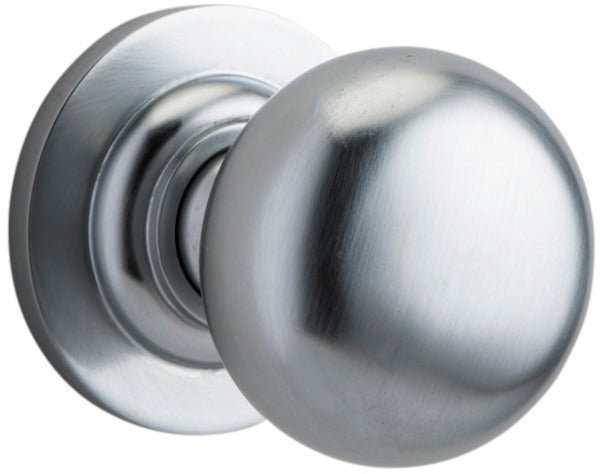 Cambridge Knob - Round Rose - Entry Point - Iver - Brushed Chrome - Door Knobs