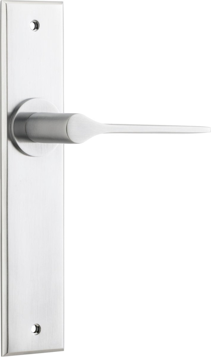 Como Lever - Chamfered Backplate - Entry Point - Iver - Brushed Chrome - Door Levers