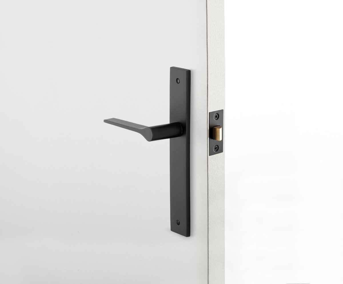 Como Lever - Rectangular Backplate - Entry Point - Iver - Brushed Brass - Door Levers