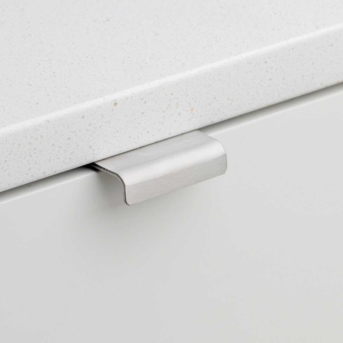 DL2132 Modena Edge Pull by Kethy - Entry - Point - DL2132.40A - SS - Kethy