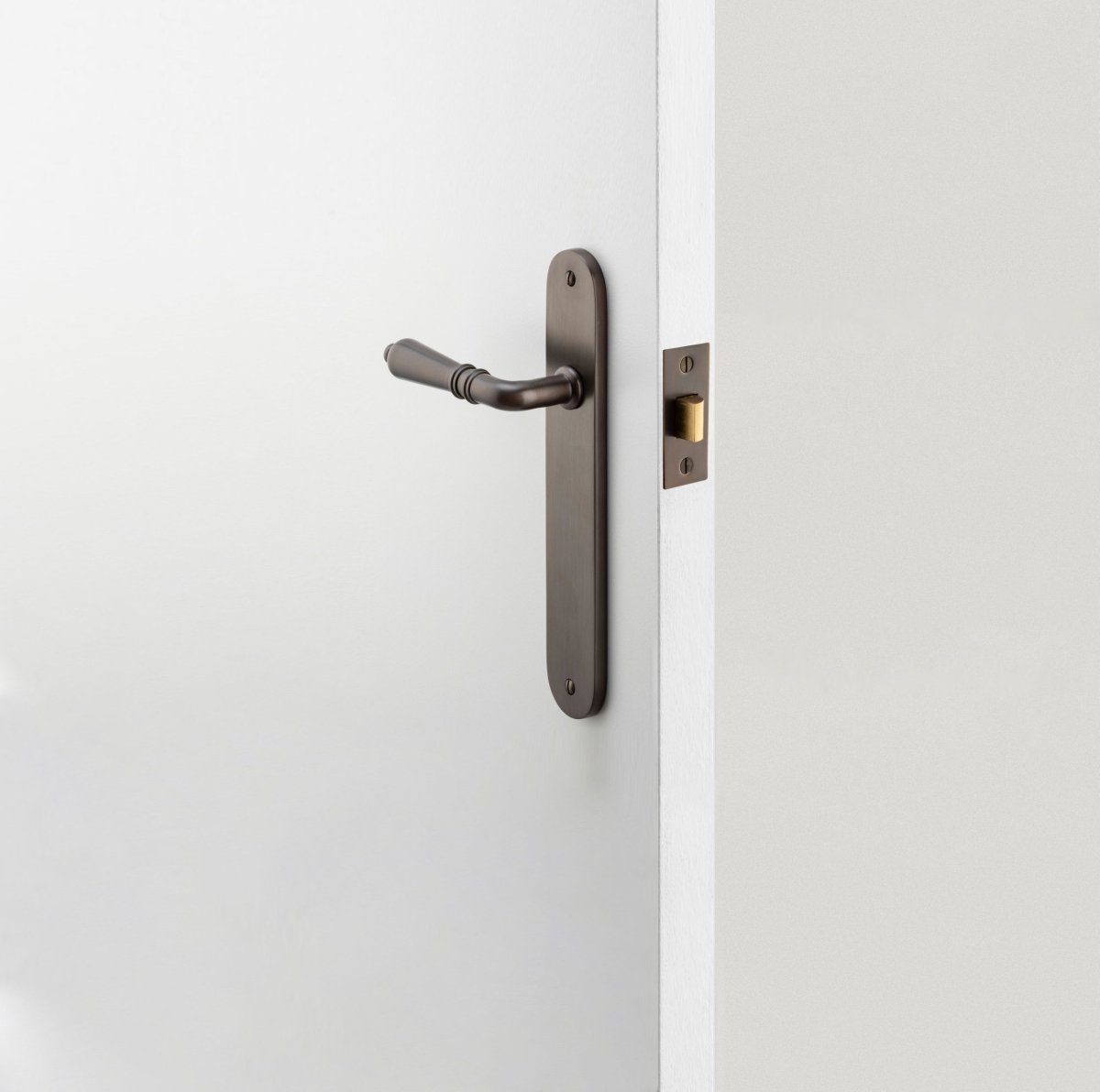 IVER Sarlat Solid Brass Oval Plate Door Handle – Multiple Finishes Available - Entry - Point - 15224 - Iver