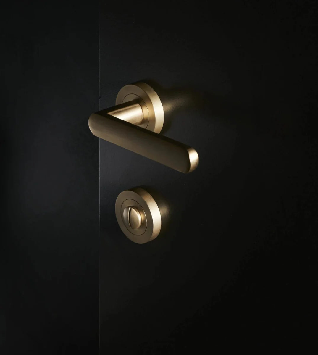 Osaka Lever - Round Rose - Entry Point - Iver - Satin Nickel - Door Levers