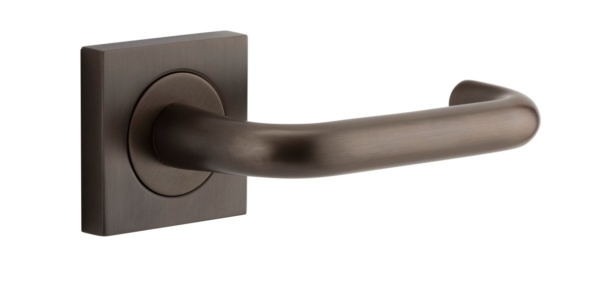 Oslo Square DDA Compliant - Entry Point - Iver - Signature Brass - Door Levers