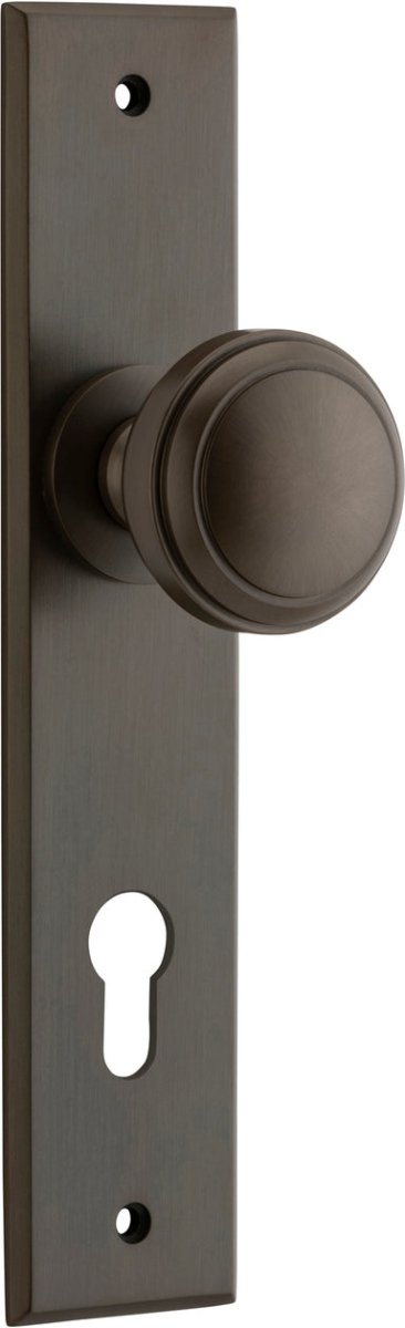 Paddington Knob - Chamfered Backplate - Entry Point - Iver - Signature Brass - Door Knobs